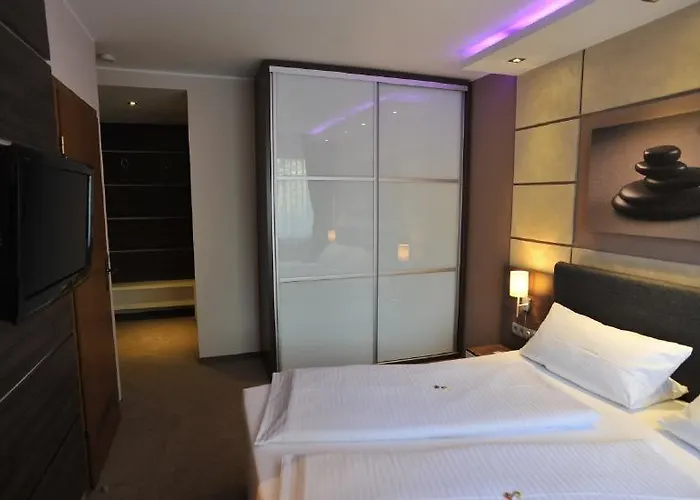 Bergischer Hof Hotel 3*