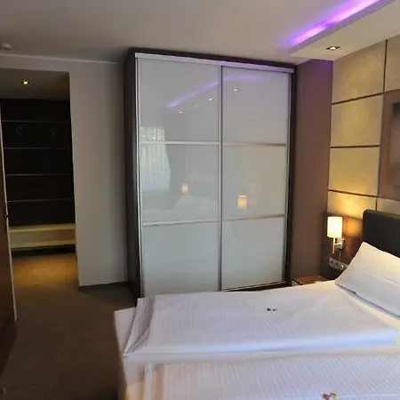 Bergischer Hof Hotel 3*